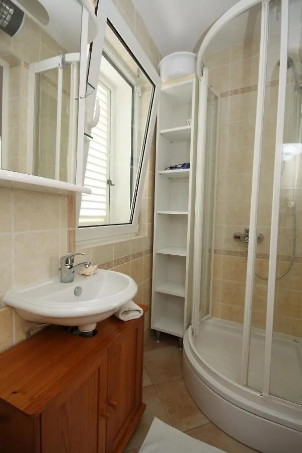 Holiday House With Wifi Kukljica, Ugljan - 8251 Holiday home Kukljica
